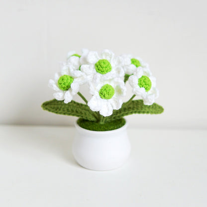 Handmade crocheted small flower potted plants, finished home furnishings, decoration simulation, flower wool knitting, sunflower weaving bouquet