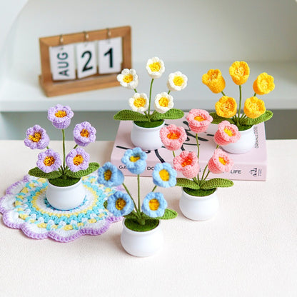 Handmade crocheted small flower potted plants, finished home furnishings, decoration simulation, flower wool knitting, sunflower weaving bouquet