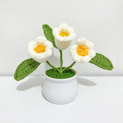 Handmade crocheted small flower potted plants, finished home furnishings, decoration simulation, flower wool knitting, sunflower weaving bouquet