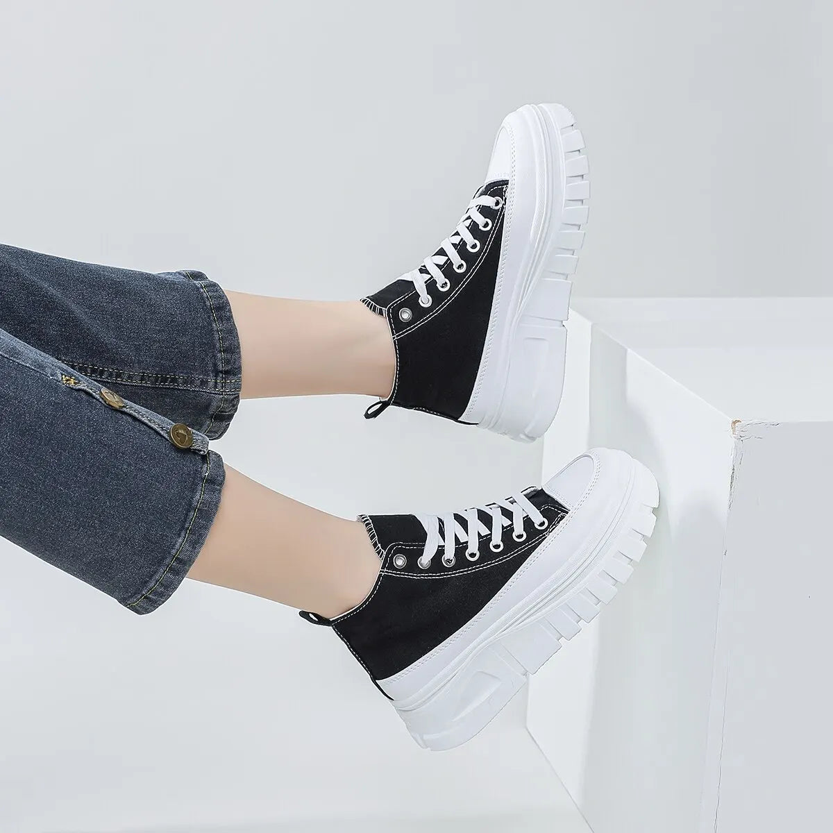 Women Lace-Up Front High Top Flatform Canvas Shoes Fashion Casual Comfortable Height Increasing Sneakers fem