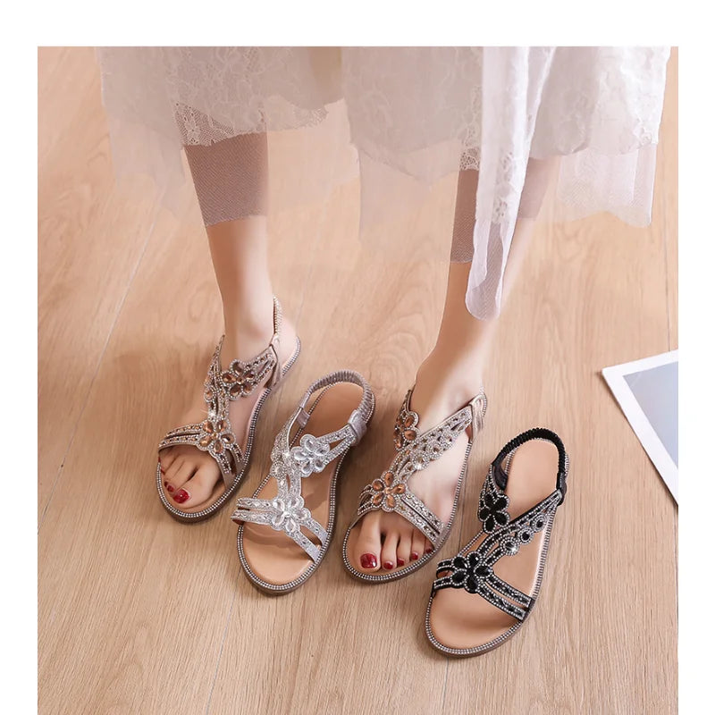 2024 Women Flat Shoes Summer Luxury Designer Rhinestone Sandals Diamond Elegant Glitter Beach Sandals Black Silver Gold Sandals 7