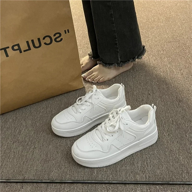 Flat Men's Shoes Comfort Sneakers for Men White Casual Man Leather Shoes Outdoor Walking Flat Platform Shoe Chaussure Hommes sezi